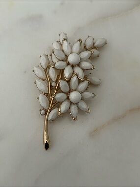 Crown TRIFARI White Floral Brooch